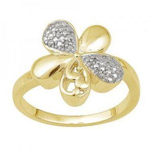 Woman's diamond ring